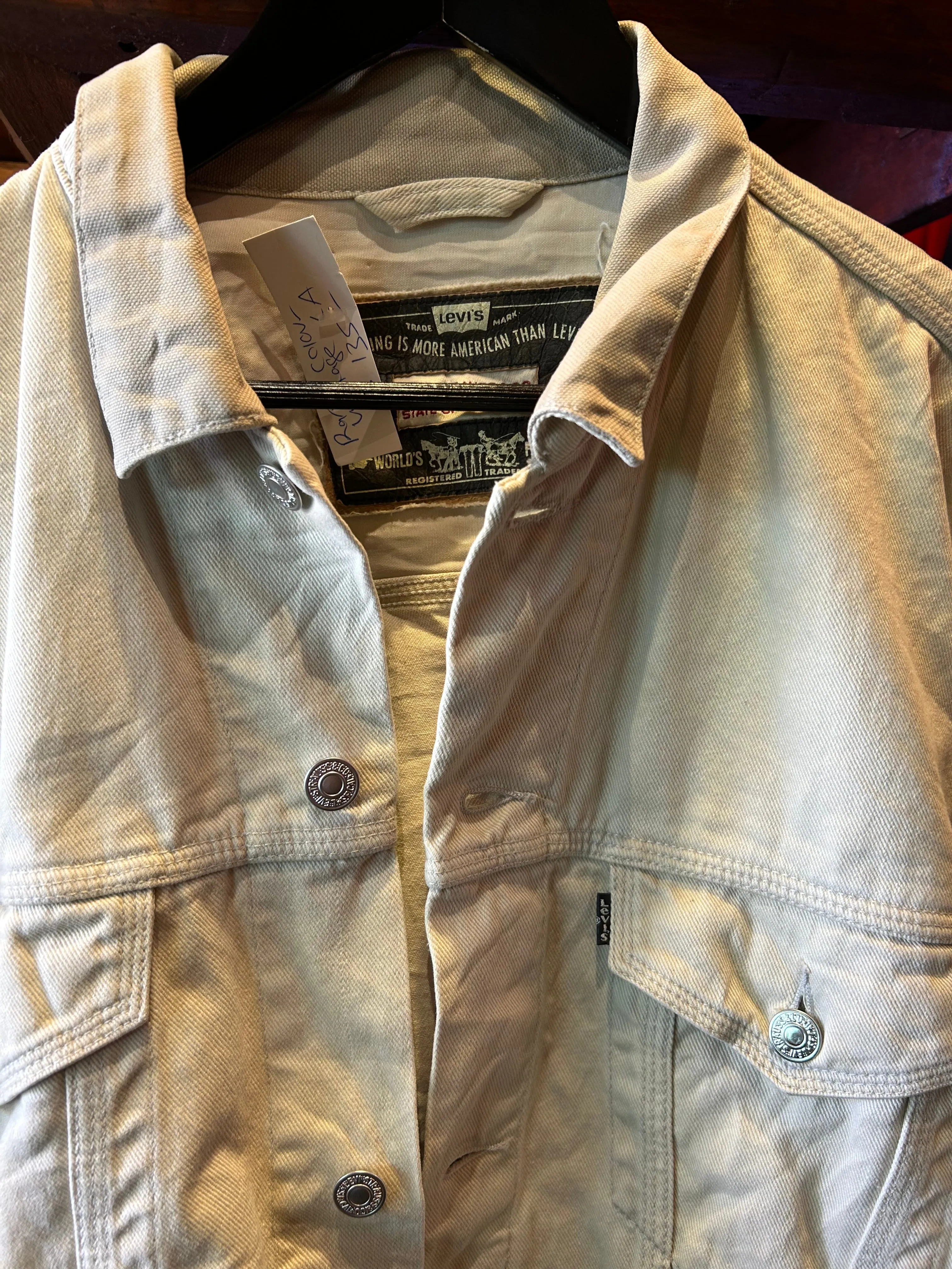 19. Rarer Cream Levis Vintage Jacket, S-M
