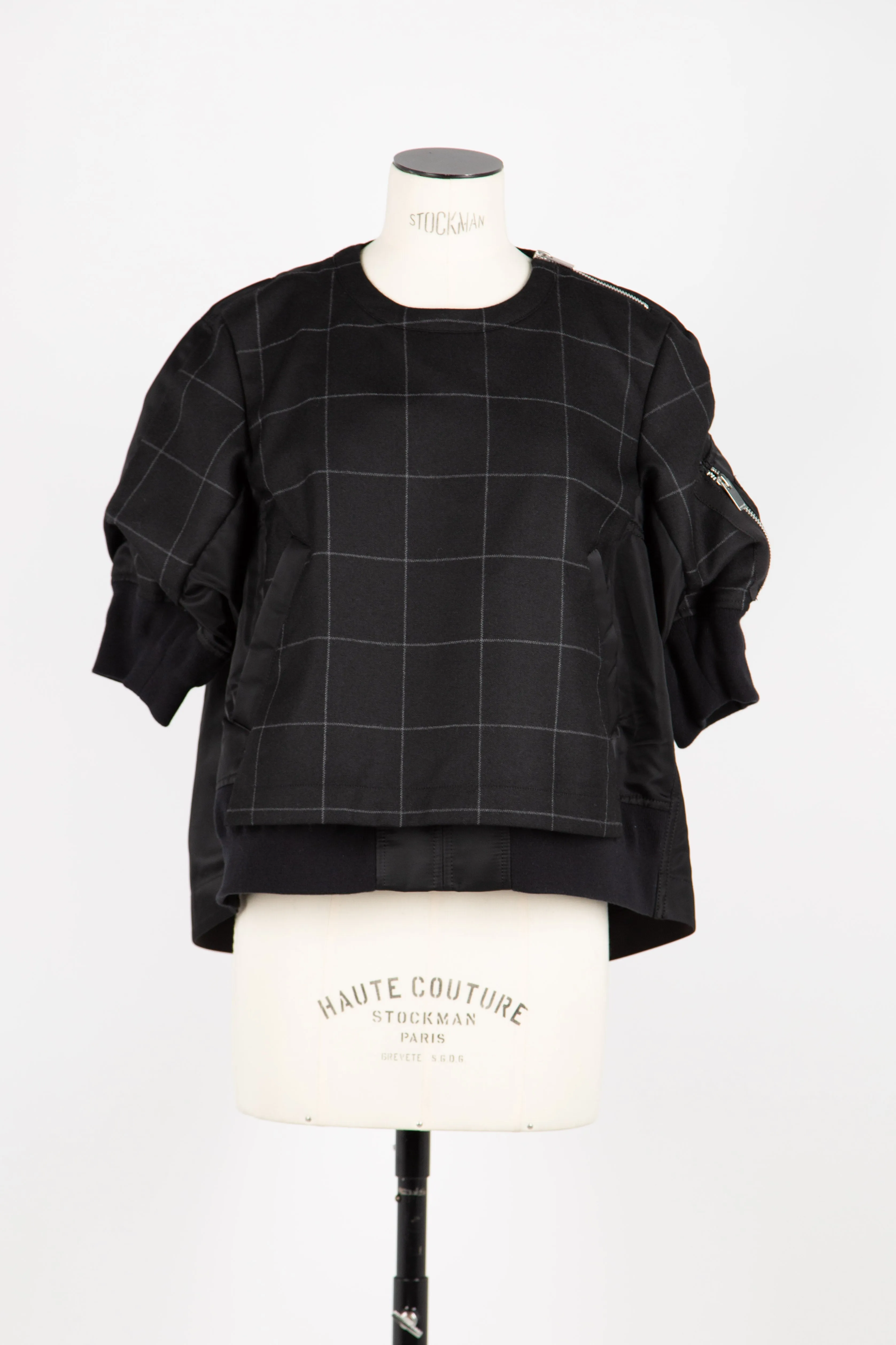 2407571 Windowpane knit pullover