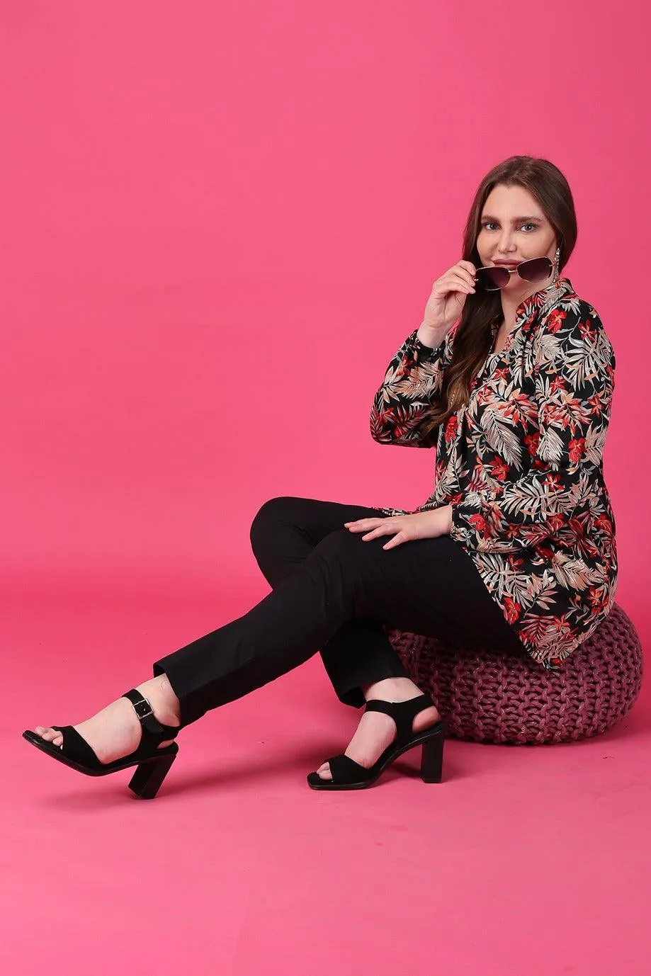 Black & Red Floral Printed Centre Pleated Top