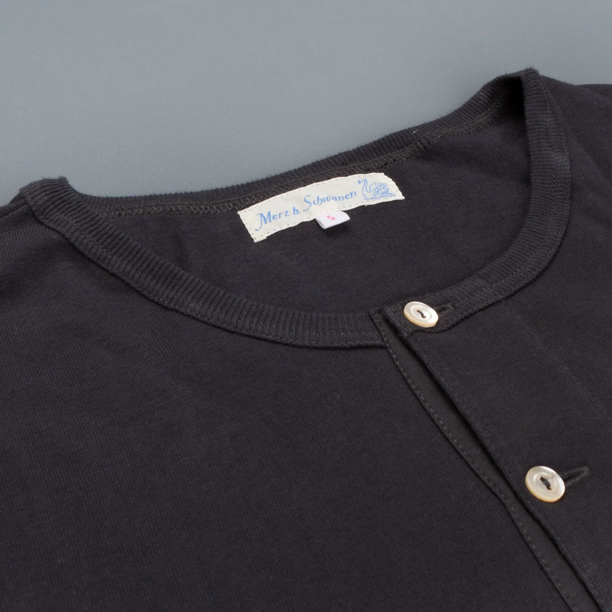 Merz B. Schwanen 206 button facing shirt 1/1 sleeve black